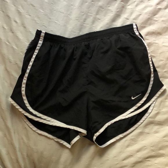 Nike running shorts - Picture 1 of 2